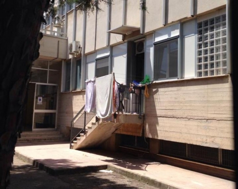 I custodi scolastici: �Viviamo nell'edificio e siamo i suoi schiavi�